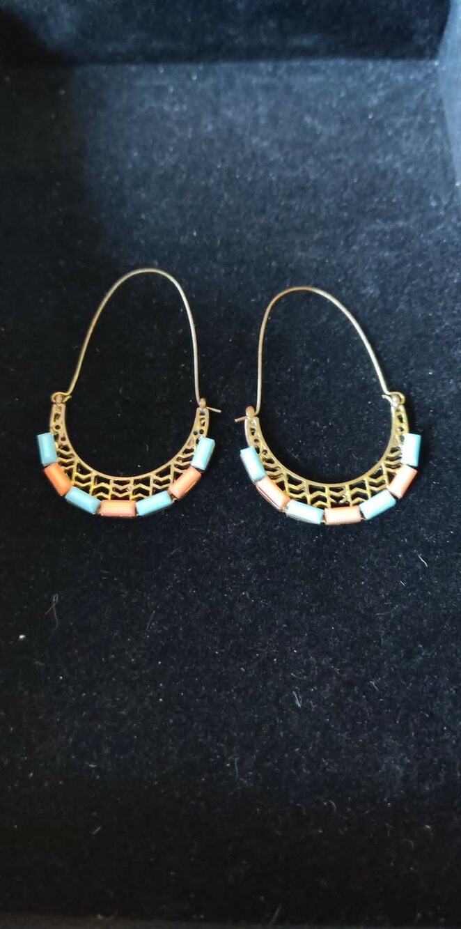 Vintage estate gold-toned Bohemian style drop earrings